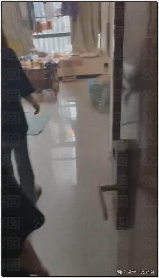 震撼！实拍原配现床抓男人出轨，小三竟然是黑妹？（视频/组图） - 4