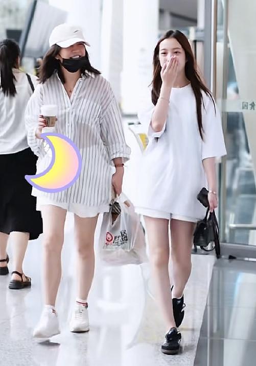 赵薇携妈妈女儿现身机场,75岁魏启颖显年轻,小四月又高又瘦(组图) - 10