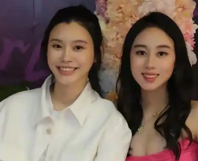 不伦风波后何猷君首现身！和妻子奚梦瑶同进同出，穿衣细节显心境（组图） - 13