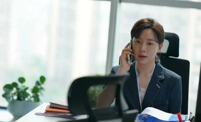 长得丑、演技差，演一部剧毁一部的5位“资源咖”，终于露馅了（组图） - 12