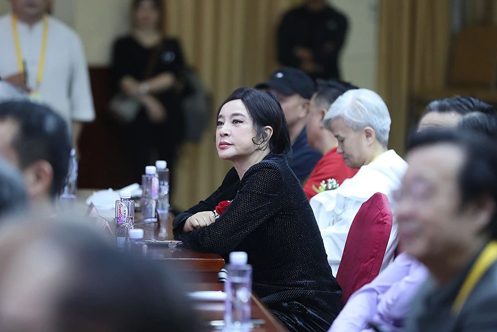 刘晓庆重回内娱顶流：74岁的“大女主”，不会认命（组图） - 15