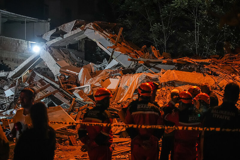 1死29伤！土耳其突发6.1级地震，十余栋建筑被毁，现场视频曝光（视频/组图） - 1