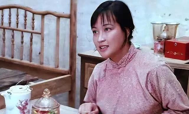 刘晓庆重回内娱顶流：74岁的“大女主”，不会认命（组图） - 13