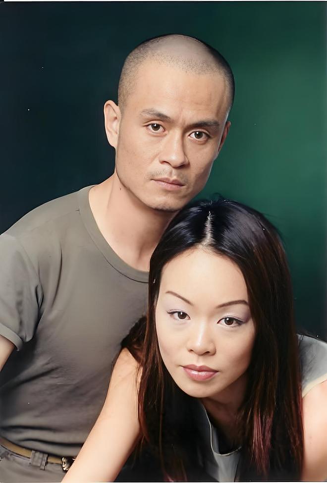 58岁著名歌手李进当爸！与小25岁娇妻拍全家福，喊话歌迷帮忙取名（组图） - 7