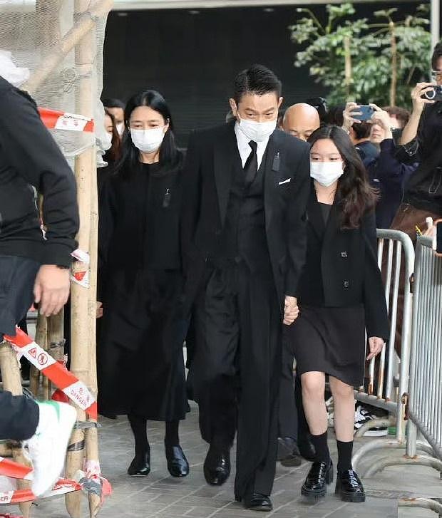 “天王嫂”境遇大不同:方媛拼三胎、罗美薇4年亏了20亿?(组图) - 35