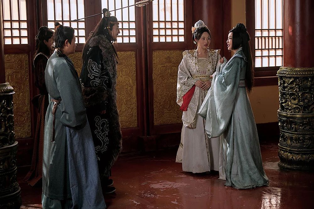 刘晓庆重回内娱顶流：74岁的“大女主”，不会认命（组图） - 3