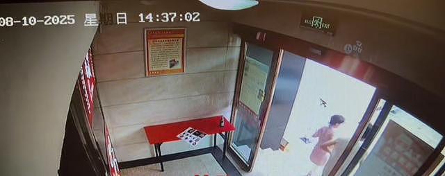 餐馆未打码曝光逃单食客引争议，店家：她必须要先结账（组图） - 2