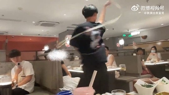 【爆笑】为啥我的屁股会在椅子上留下这种印记？网友：可怕！你的屁股已经被坐“死”了...（组图） - 15