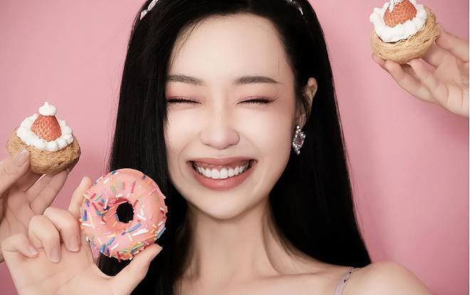 洗衣机长蘑菇,冰箱塞袜子?管乐的家太乱,却靠演技杀成顶流(组图) - 4