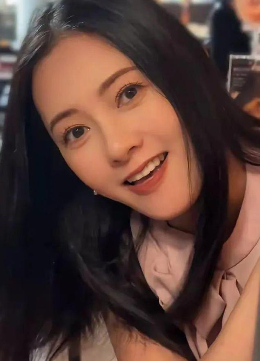 59岁李丽珍罕见露面（组图） - 1