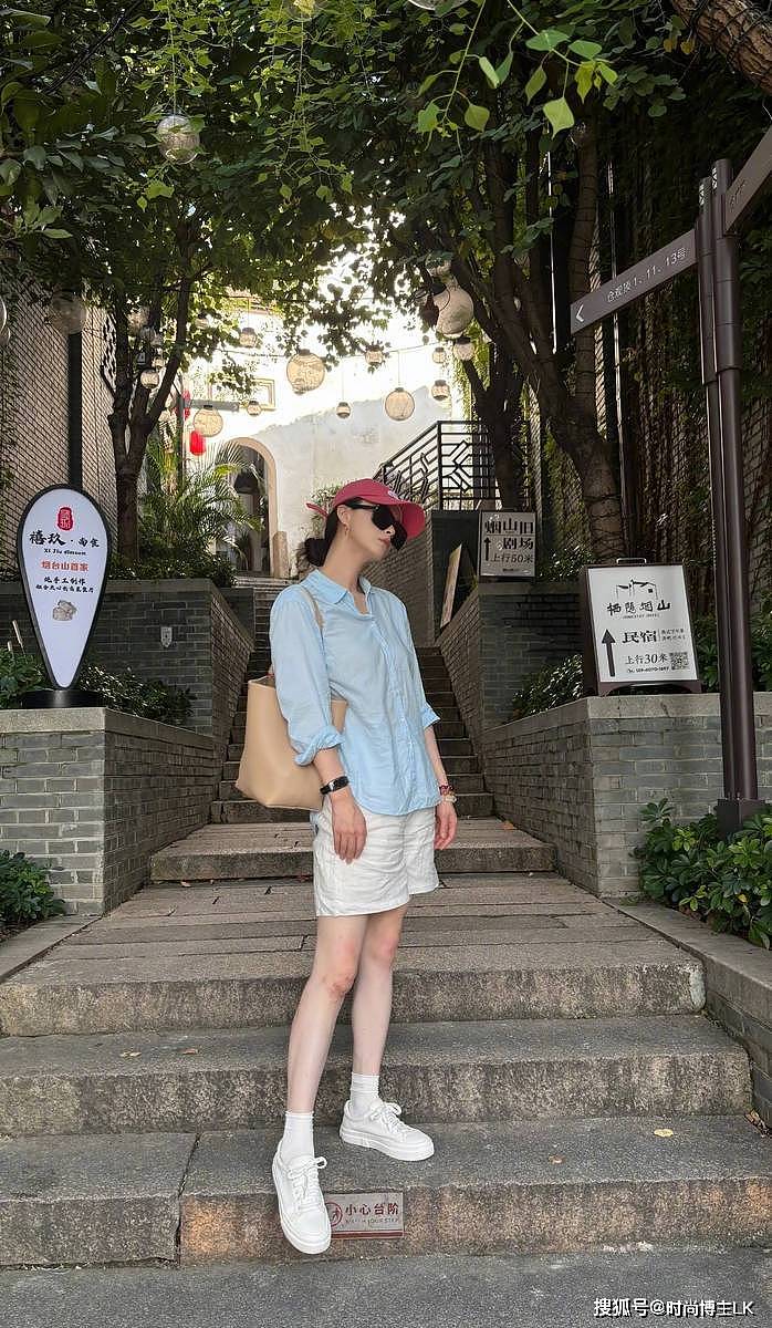 42岁蒋欣生活照瘦成“纸片人”，大热天美美出游（组图） - 5
