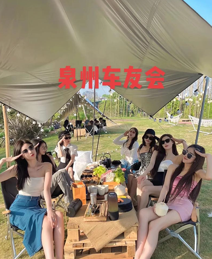 10个男人看超短裤大长腿女生跳热舞:3段视频曝光他们是什么关系?(视频/组图) - 11