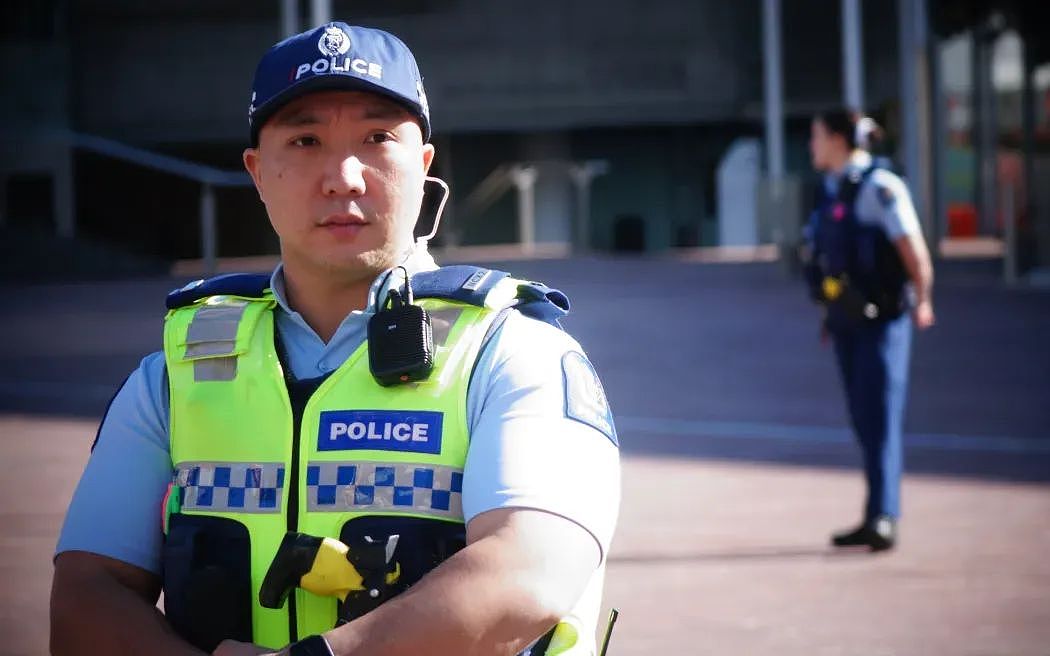 奥克兰市中心广场发现可疑包裹!紧急封锁疏散;Spark出售数据中心75%股权,1/5新企业陷入亏损!住宿餐饮大批赤字(组图) - 12
