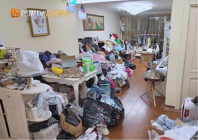 洗衣机长蘑菇,冰箱塞袜子?管乐的家太乱,却靠演技杀成顶流(组图) - 1