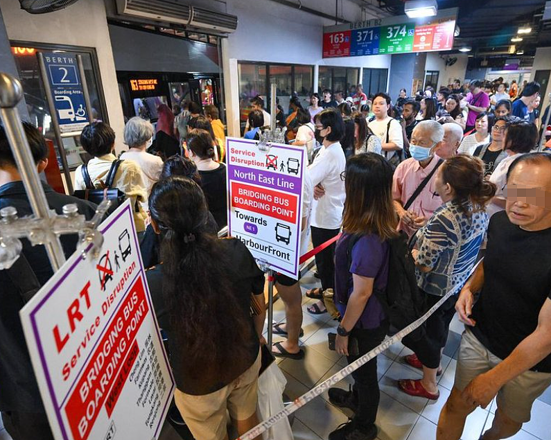 新加坡地铁突发大停电!11站停运、2条轻轨瘫痪、数十万人被困回家难…(组图) - 11