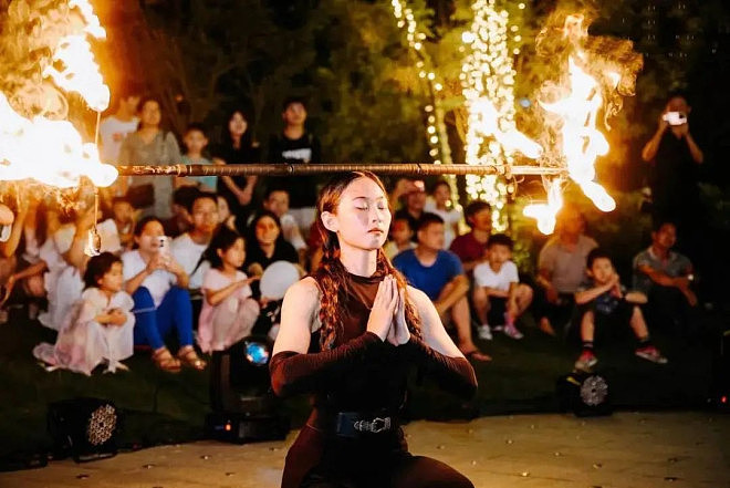 95后最会玩火的中国女孩,真的是又野又美(组图) - 18