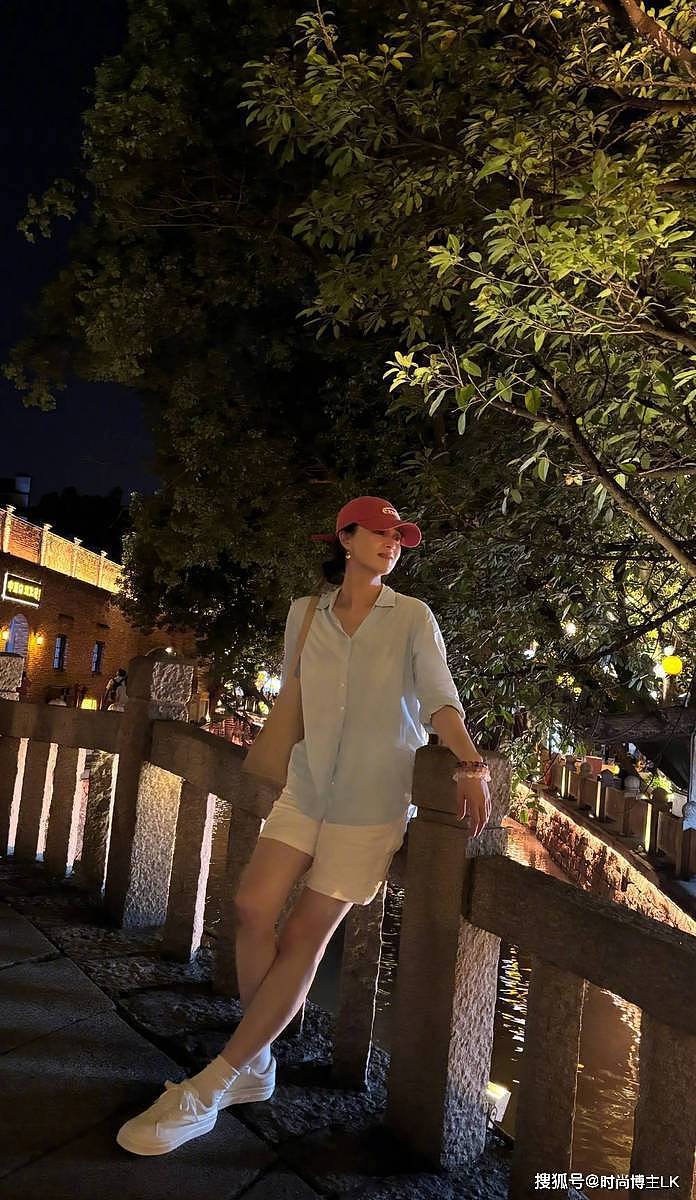 42岁蒋欣生活照瘦成“纸片人”，大热天美美出游（组图） - 8