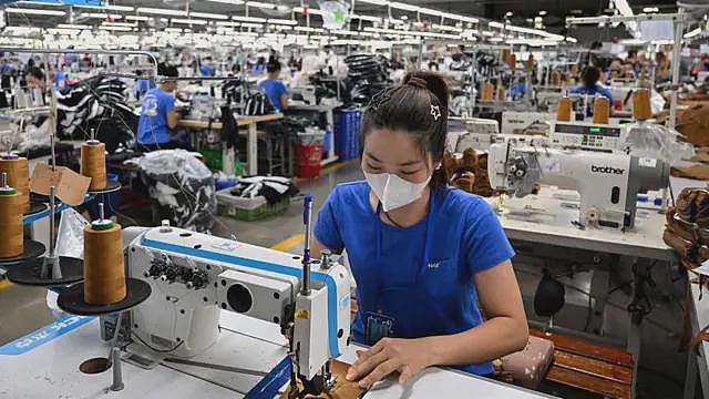 外媒:美国对69国批量开征调整后关税 ,贸易体系重塑如何影响中国(组图) - 2