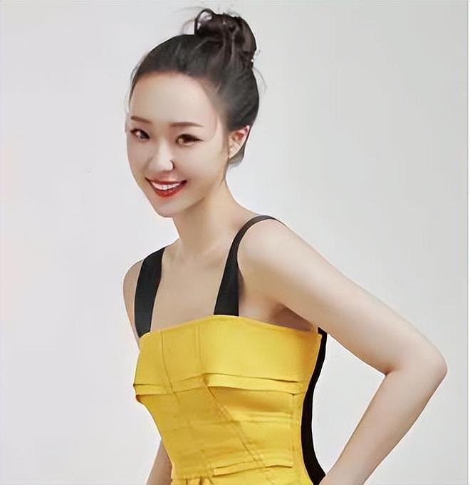洗衣机长蘑菇,冰箱塞袜子?管乐的家太乱,却靠演技杀成顶流(组图) - 11
