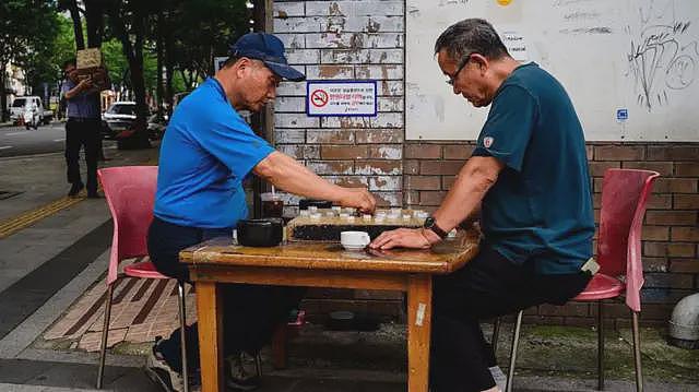 首尔“暖心便利店”: 这里如何抚慰孤独的韩国人(组图) - 5