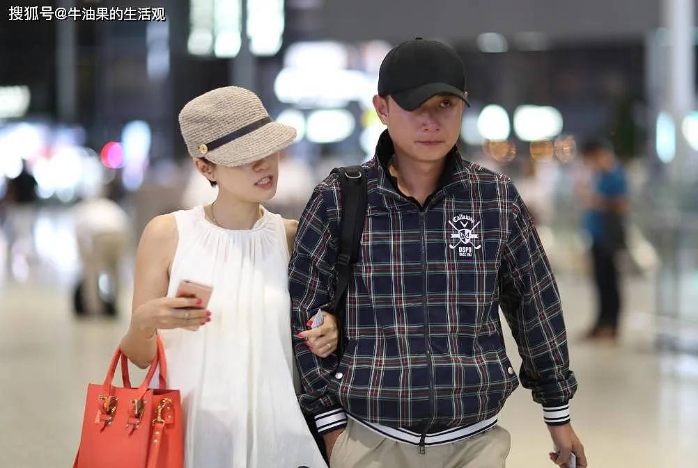 文章开大G车疑似载着姚笛,网友:天生一对(组图) - 4