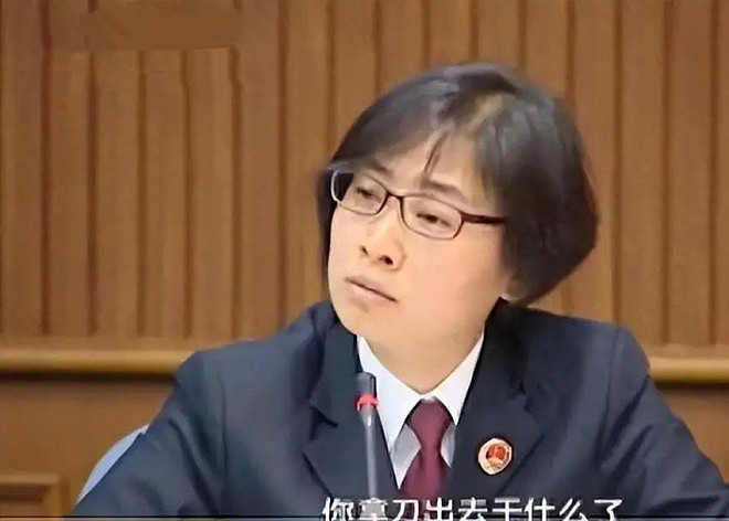 大学生睡觉时遭暴打，反杀两人判15年，问法官怎么才能不违法？（组图） - 4