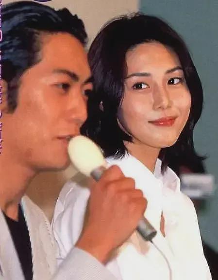 曾打败木村拓哉CP的“日娱最甜夫妻”,婚后24年竟然活成了这样……(组图) - 6