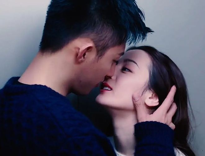 热巴被曝和黄景瑜拍同一本杂志，网友怀疑二人没分手，还可能同城（组图） - 13