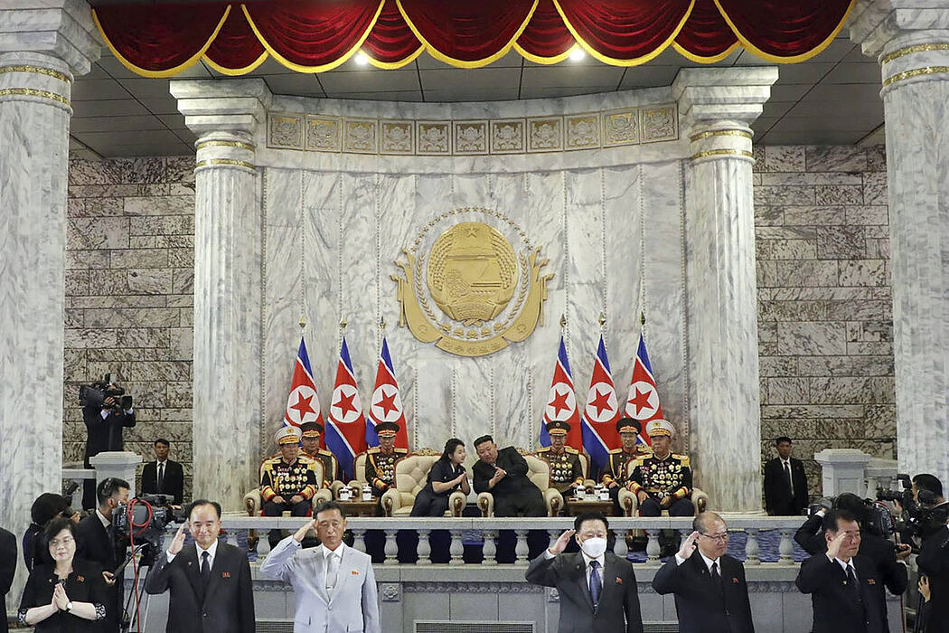 12岁的“伟大向导者”:金正恩如何为女儿打造接班人形象(组图) - 11