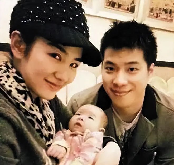 粉丝为黄奕母女喊冤！她只是遇人不淑，爸爸的错为什么让女儿背？（组图） - 4