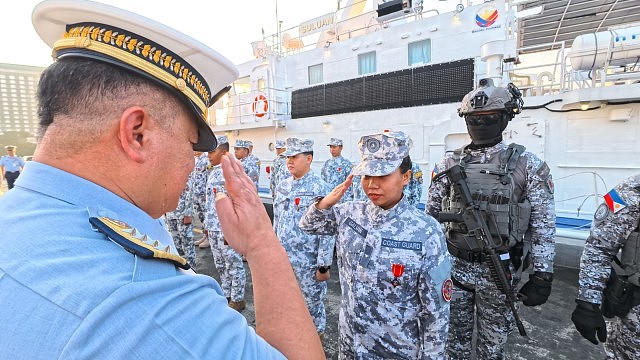 海警黄岩岛撞军舰:菲军方举行表彰仪式,胡锡进警告挑衅者文章被删(组图) - 6