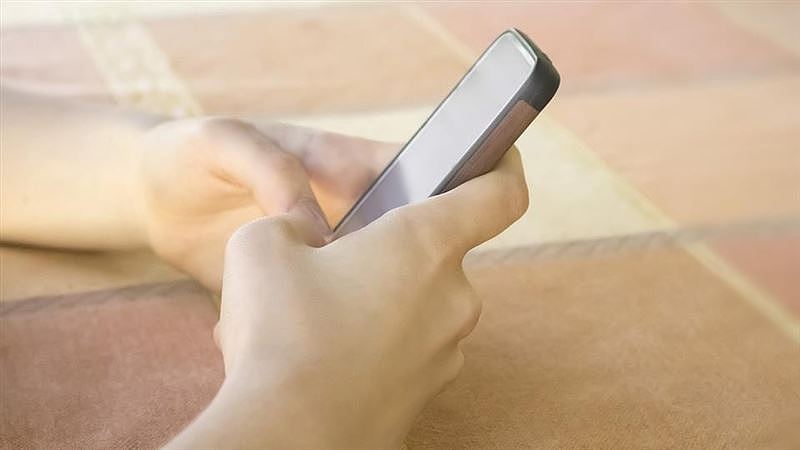 8岁女童当上“榜一大姐” 父母见存款剩50元(图) - 1