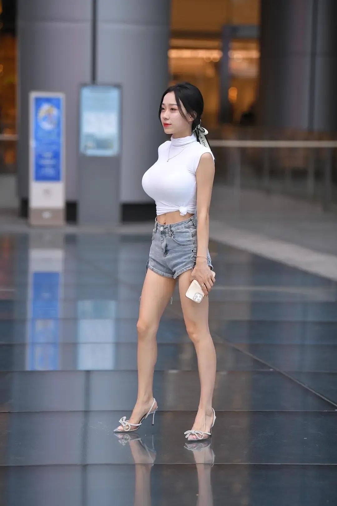 【美女】沪上丰满少妇街拍！36D大身材！完美臀比！太好看了（组图） - 3