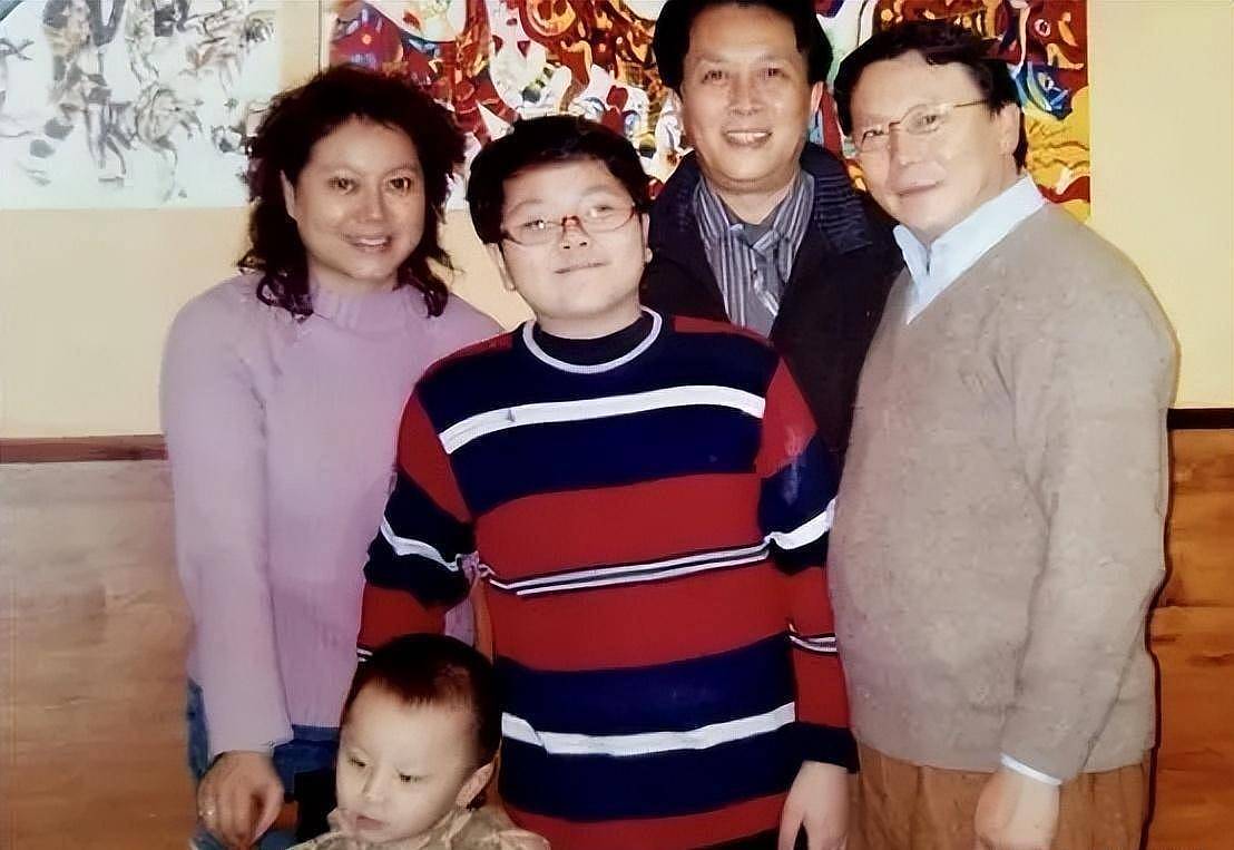 原配自杀、儿子残疾,再娶小12岁娇妻,难怪唐国强73岁还这么拼(组图) - 7