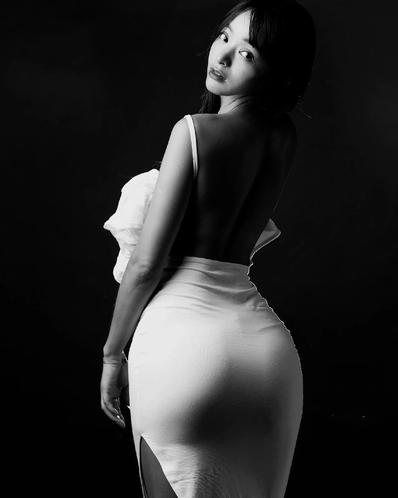 【美女】她因70F的上围太大放弃舞蹈，竟一夜爆红，网友：身材太顶了（组图） - 4