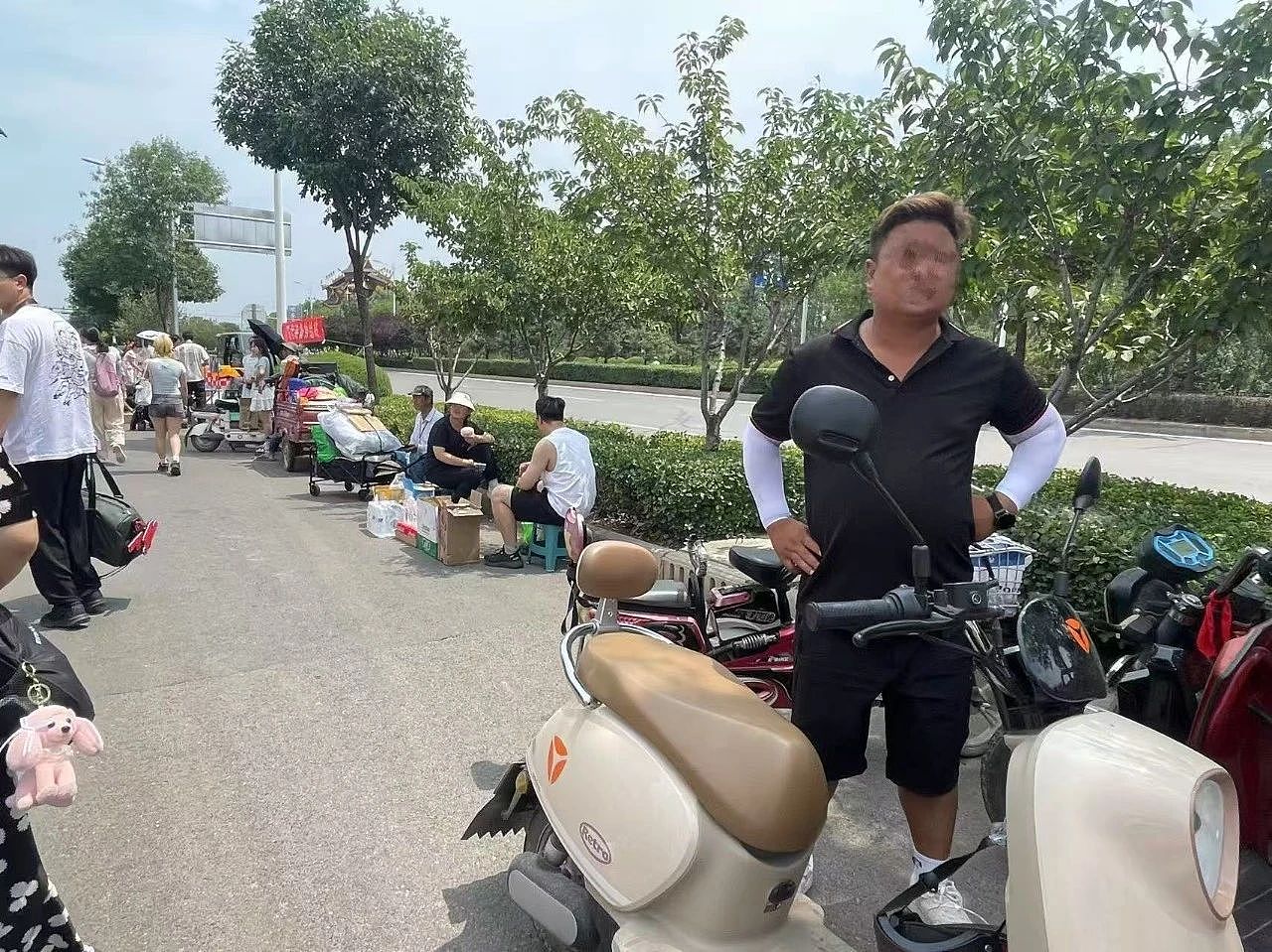 县城音乐节,怎么成了00后的大型庙会?(组图) - 5