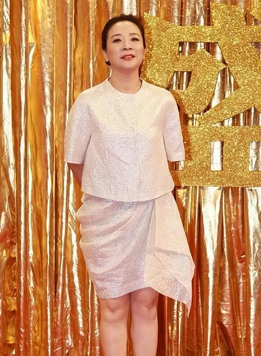 28年恩爱抵不过残酷现实,54岁刘惠宁坐轮椅,陈小艺却风采依旧(组图) - 23