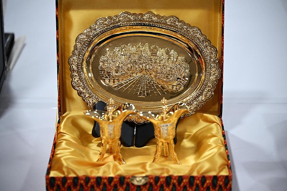 58公斤金条、80年茅台、466件奢侈品！新加坡特大洗钱案资产变卖现场，奢靡至极（组图） - 8