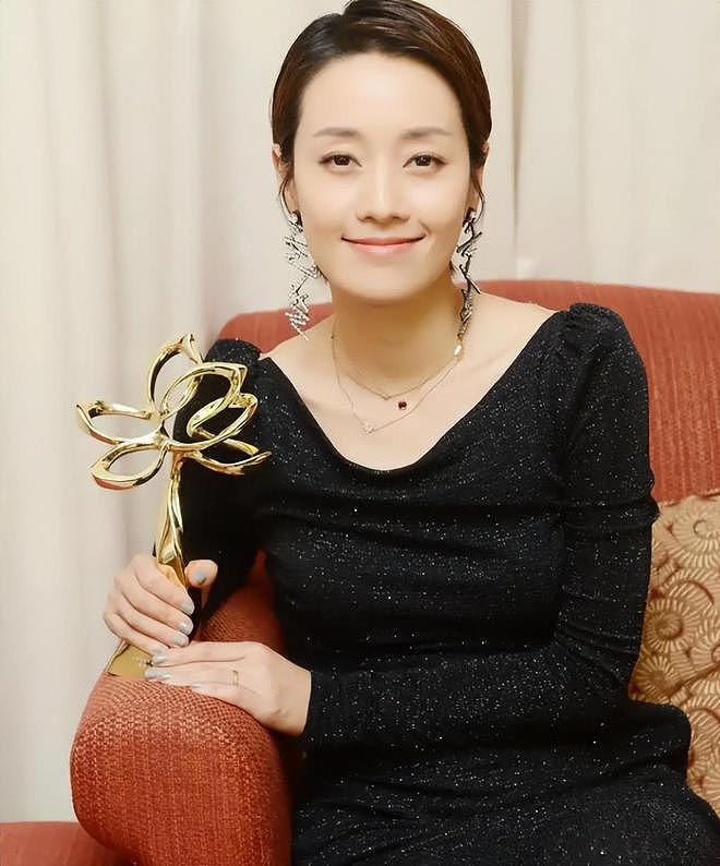文章新女友身份曝光，外貌酷似李小冉，知情网友称女方去年才离婚（组图） - 13