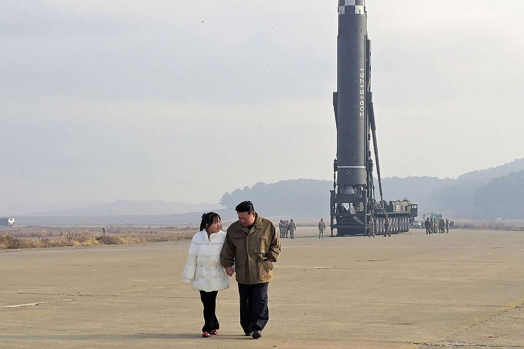 12岁的“伟大向导者”:金正恩如何为女儿打造接班人形象(组图) - 1