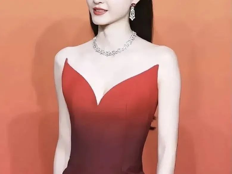 短剧圈钱真香,怪不得她都下海赚快钱了(组图) - 1