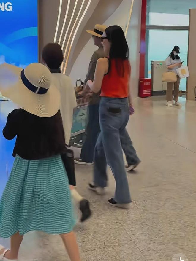 霍思燕代孕风波升级!女儿身高跟儿子差不多,遮掩多年不敢回应(组图) - 6