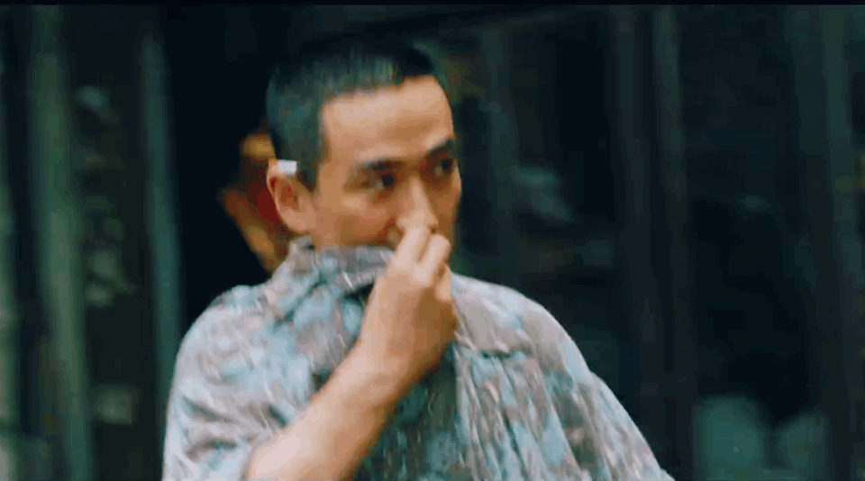 一个眼神封神!36岁双料影帝新片自毁形象让观众集体破防(组图) - 22