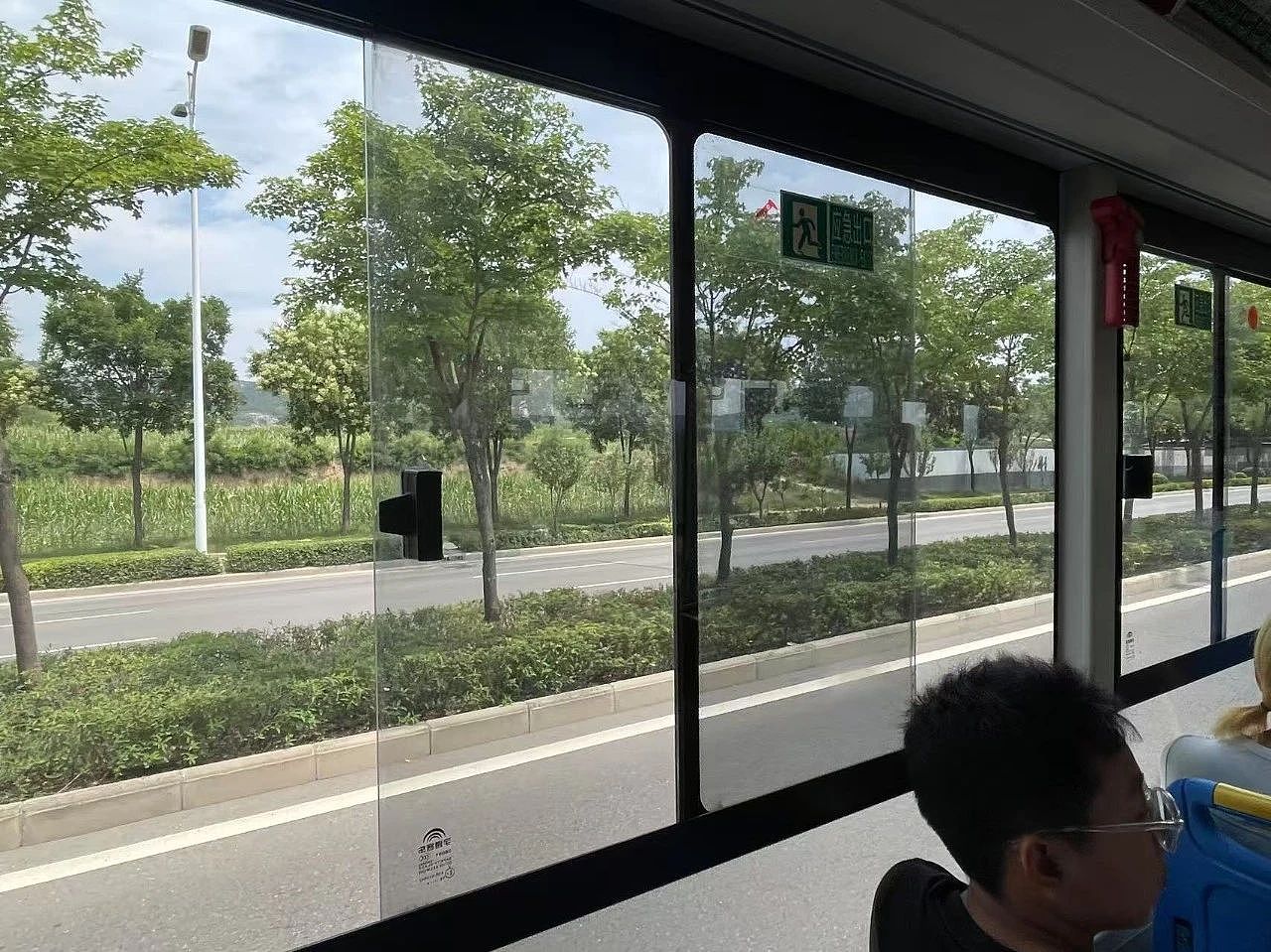 县城音乐节,怎么成了00后的大型庙会?(组图) - 9