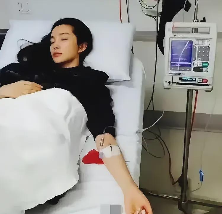 TVB艺人吐槽内地医生敷衍, 父亲摔倒忍痛返港,评论区大翻车(组图) - 17