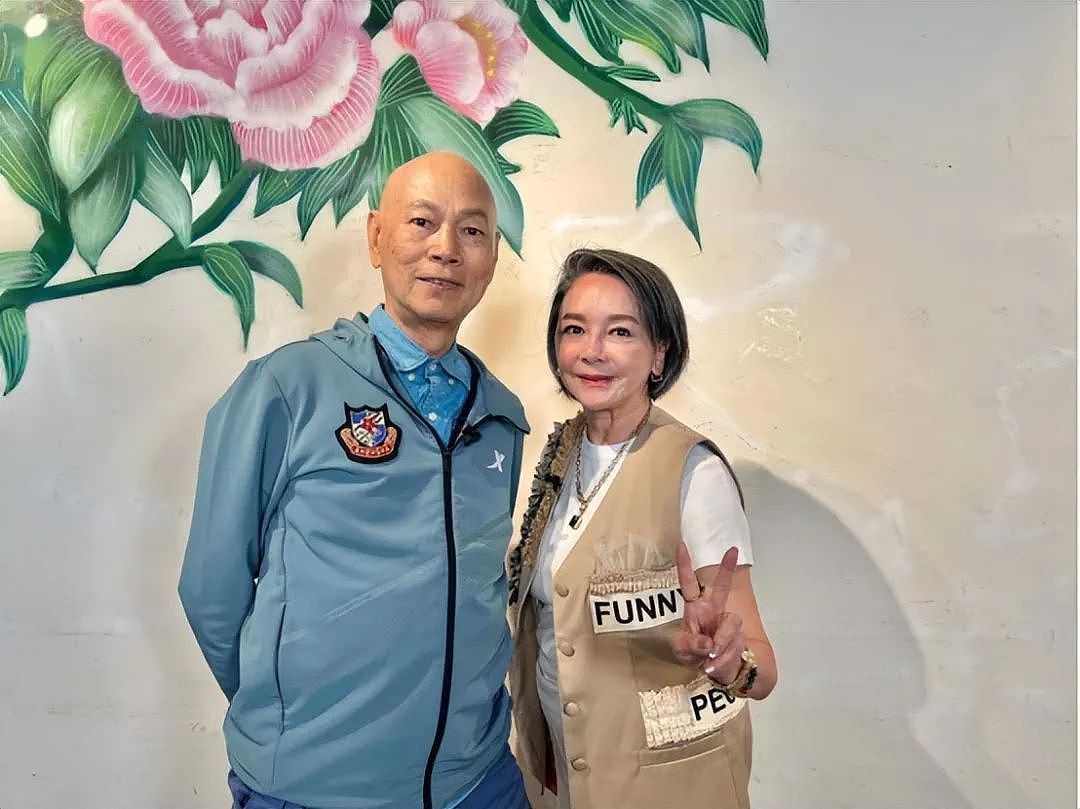 香港顶流娱记突发疾病,紧急入ICU,曾手撕李嘉欣大骂成龙(组图) - 3