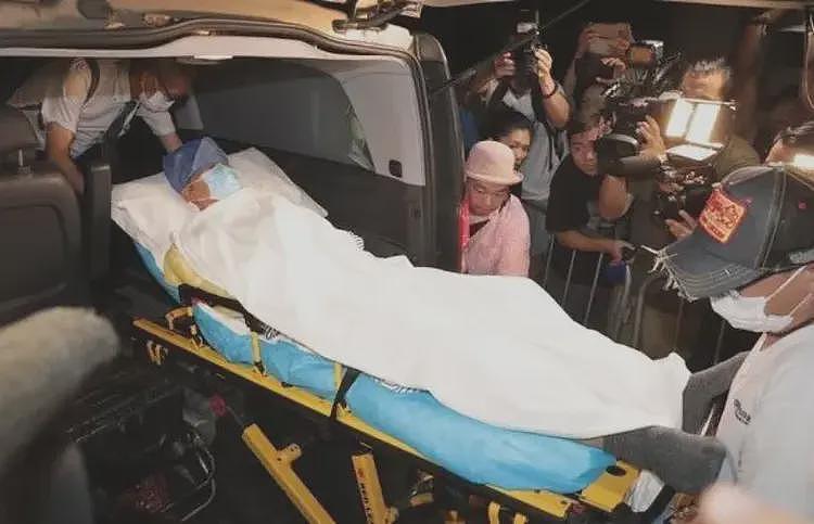 TVB艺人吐槽内地医生敷衍, 父亲摔倒忍痛返港,评论区大翻车(组图) - 16