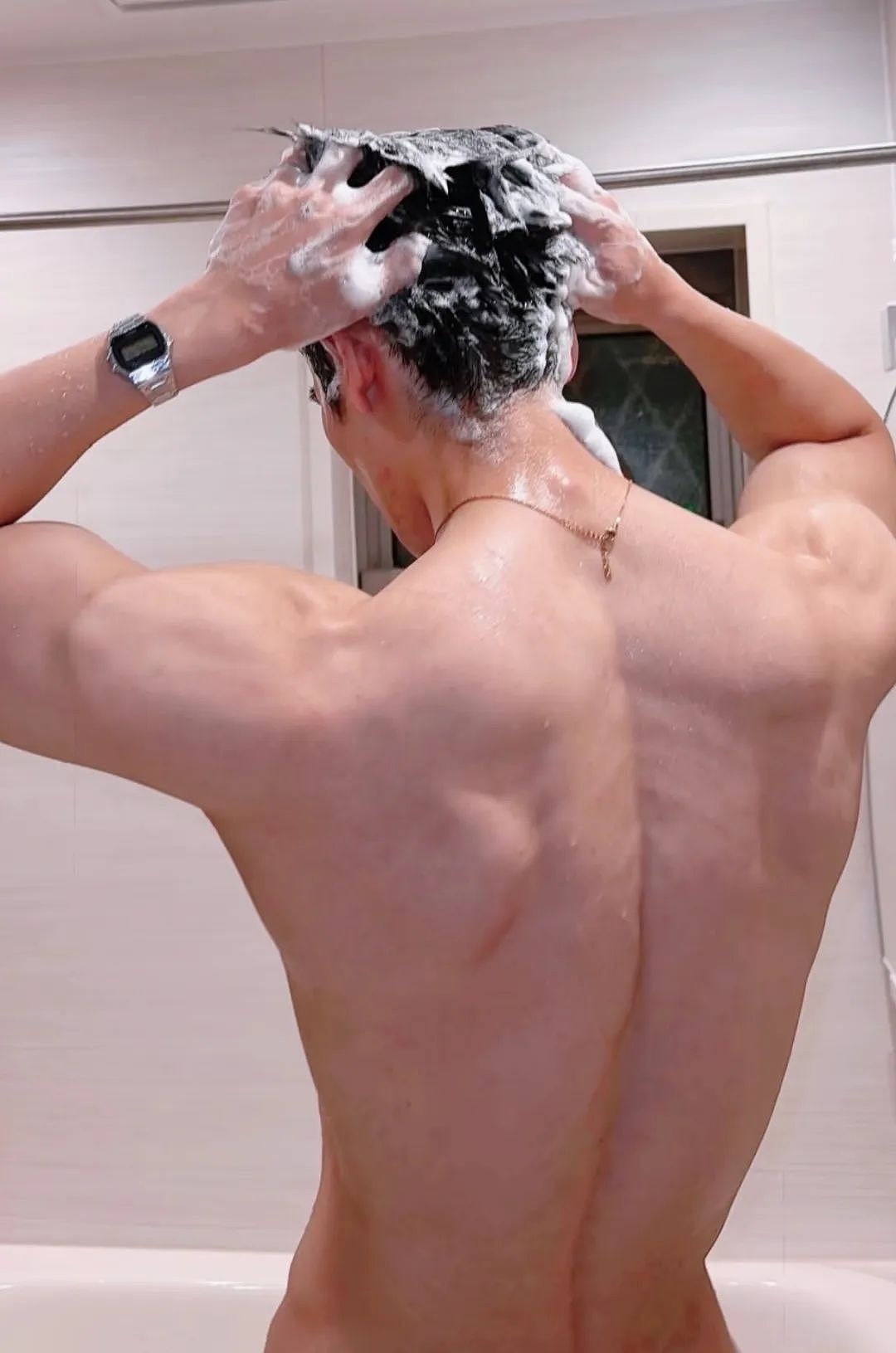 【帅哥】185性感肌肉小狼狗,饱满胸肌,八块腹肌,浴缸拍照太诱惑...(组图) - 2