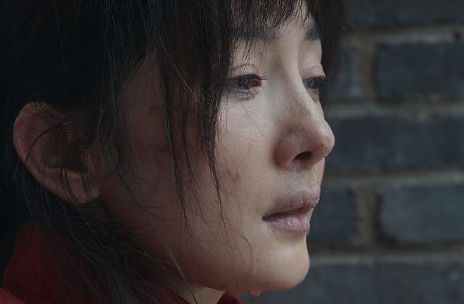 全程抿嘴，鼻子抢镜，38岁杨幂一出手，将“85花演技”整出新花样（组图） - 4