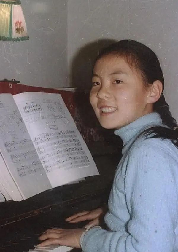 朱令安葬,铊中毒未等来清华道歉(组图) - 2